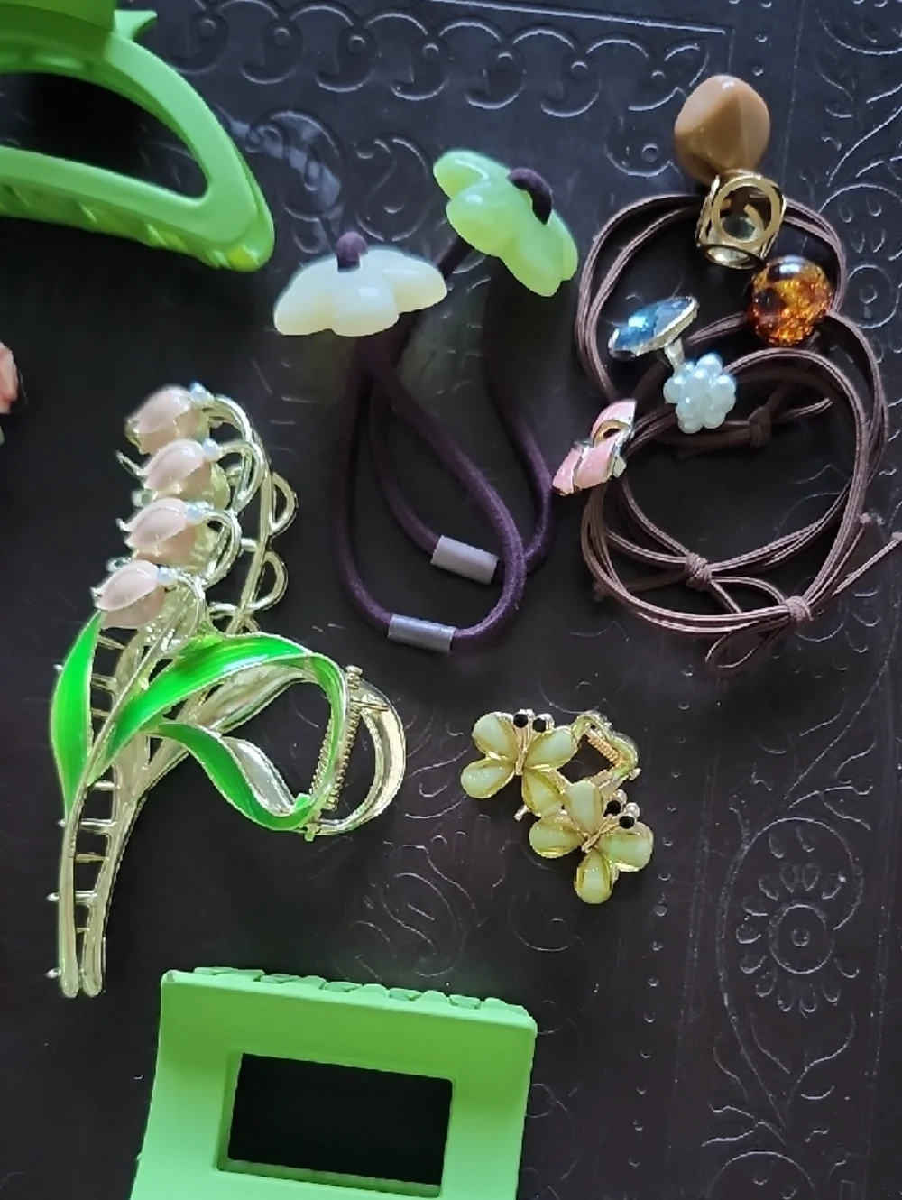 Green Hair Clip Set — Cute Everyday Hair Accessories - Picture 6 of 6